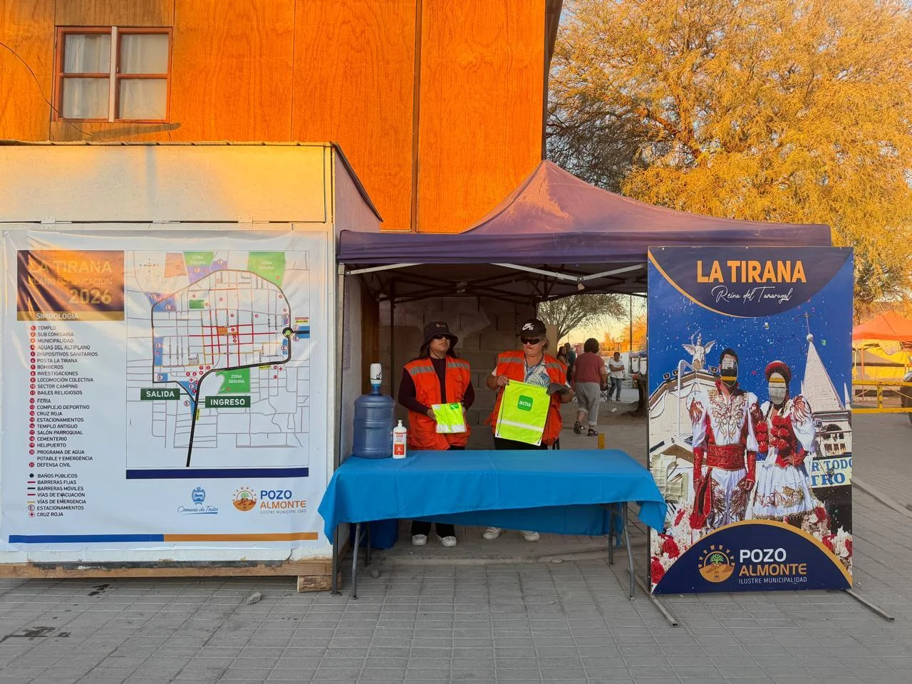 Equipo de atención con información de accesos.