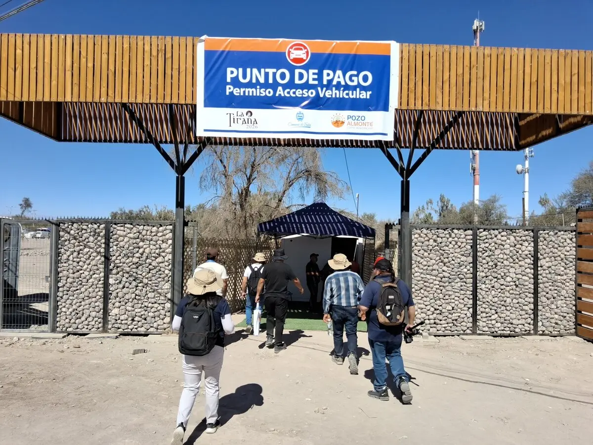 Acceso al punto de pago vehicular de La Tirana.
